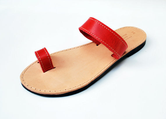 Bohemian red toe ring sandals side view